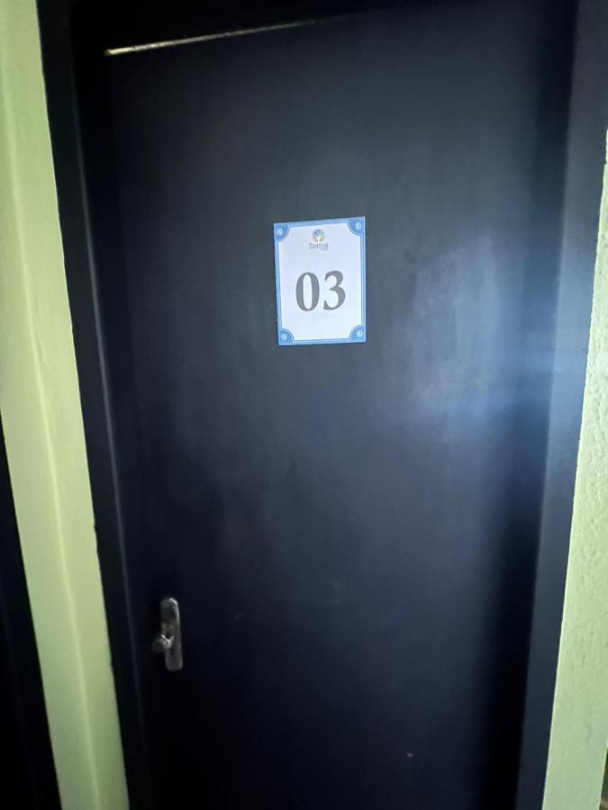פאראטי Hostel Sattva מראה חיצוני תמונה